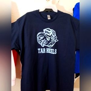 UNC Tar Heels Mascot Logo T-shirt. Navy w/ Lt blue logo. Size XL Gildan brand.